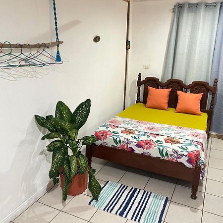 Mochis Apartment Quepos Exterior photo
