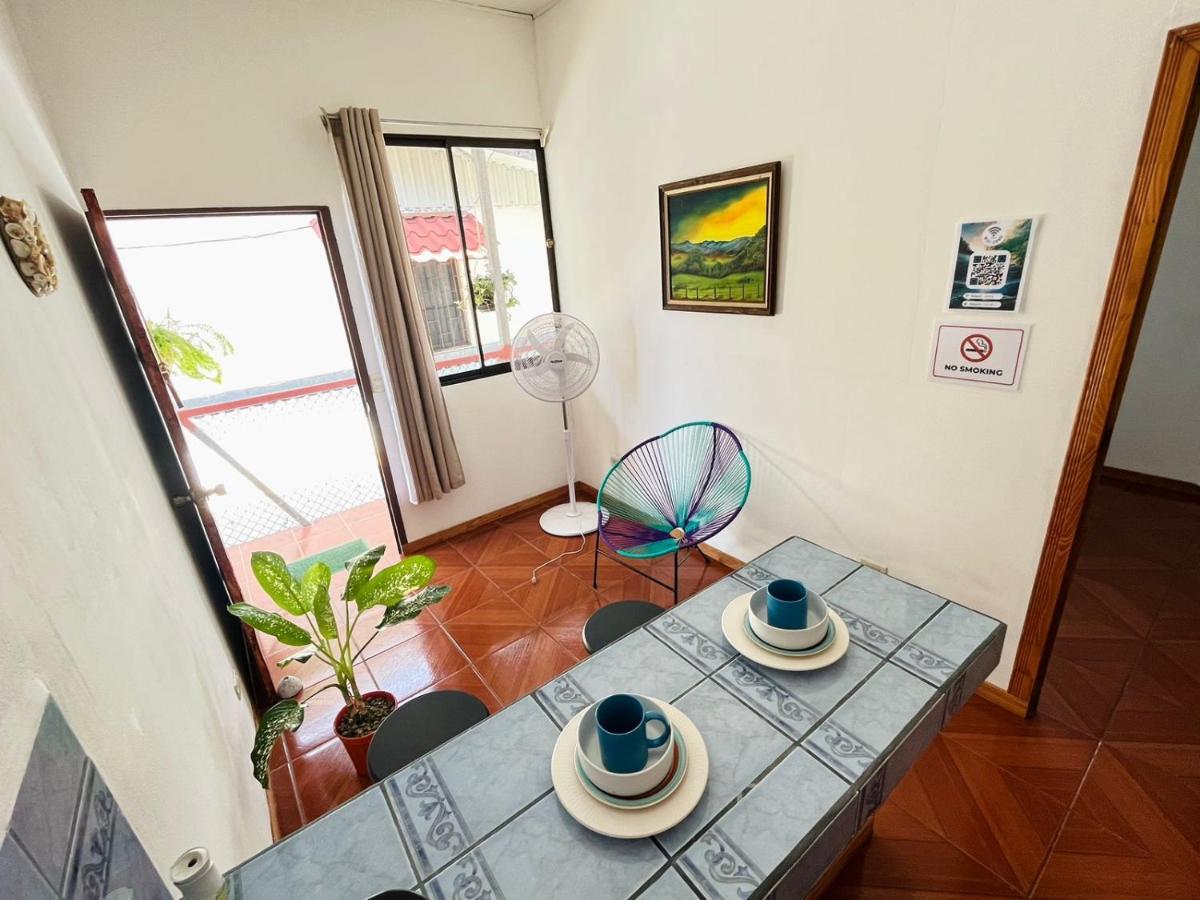Mochis Apartment Quepos Exterior photo